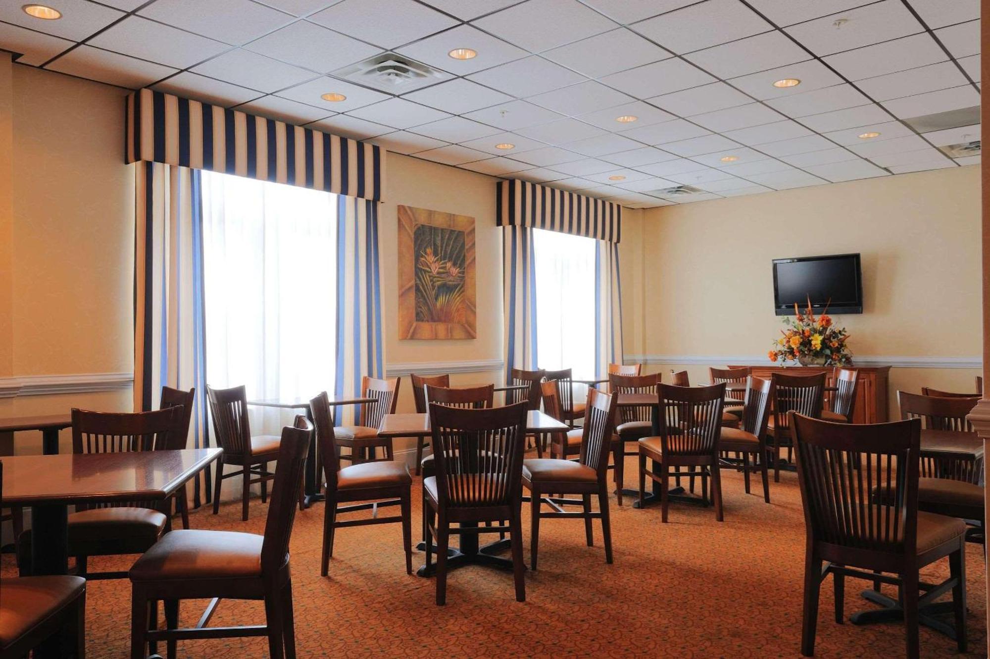 Spark By Hilton Orangeburg Bagian luar foto