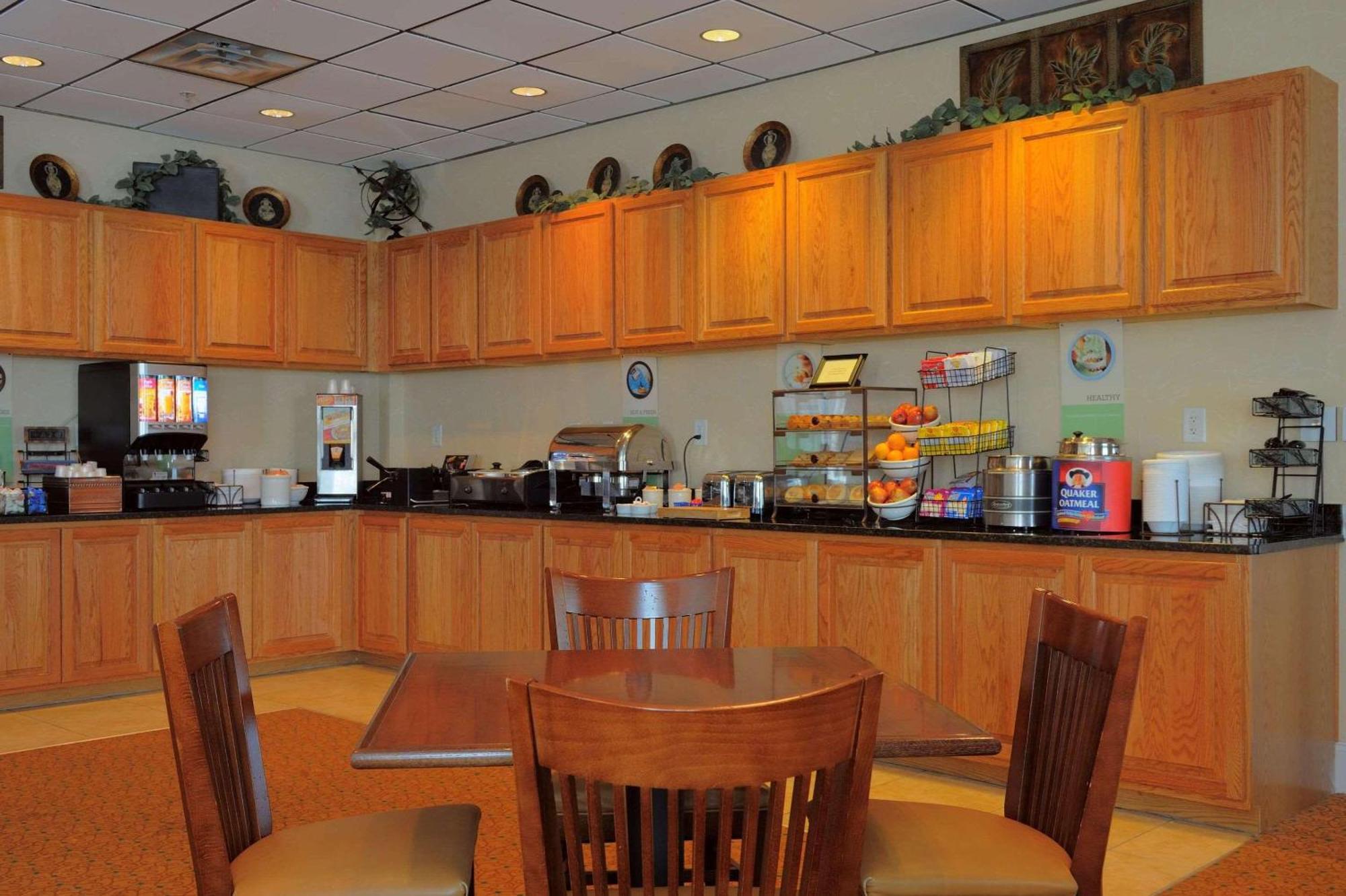 Spark By Hilton Orangeburg Restoran foto
